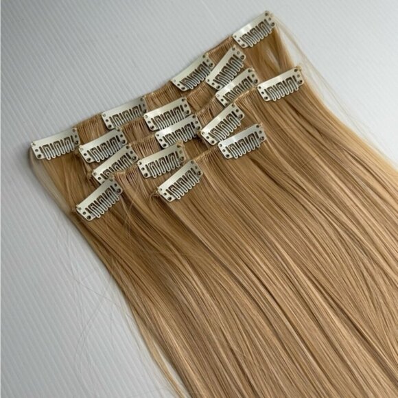 22 in Medium Blonde Straight Hair Extensions - Clip ins 6 pieces - Picture 7 of 7